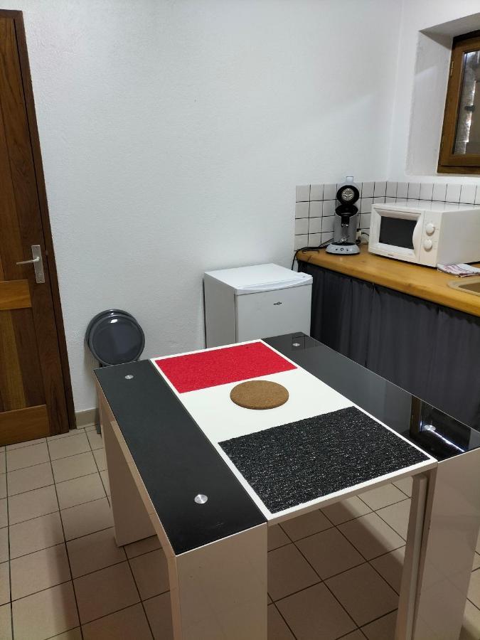 Studio Confortable Proche Des Sites Touristiques Issendolus 외부 사진
